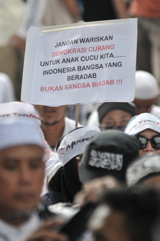 Aksi Halalbihalal Alumni 212 di Bundaran Patung Kuda