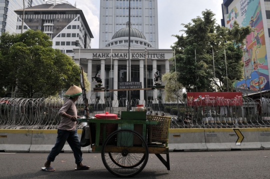 Penjagaan Ketat Gedung MK Jelang Sidang Putusan Sengketa Pilpres