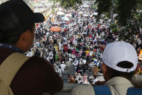 Massa Aksi Kawal Sidang MK Tertahan di Patung Kuda