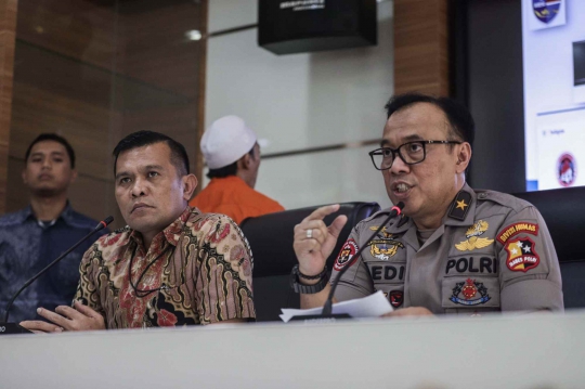 Mabes Polri Rilis Barang Bukti Kasus Kreator Propaganda dan Penyebar Hoax