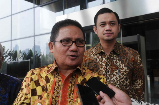 Wali Kota Gorontalo Serahkan Laporan Harta Kekayaan ke KPK