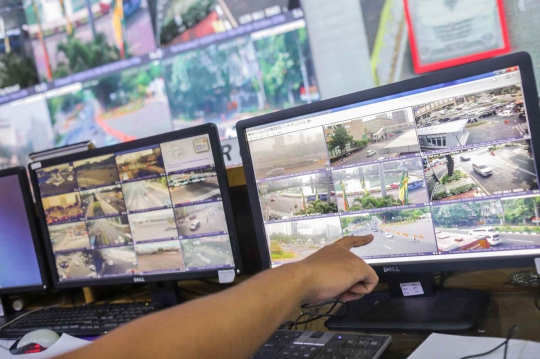 Mengintip Ruang Monitoring CCTV E-Tilang di Polda Metro Jaya