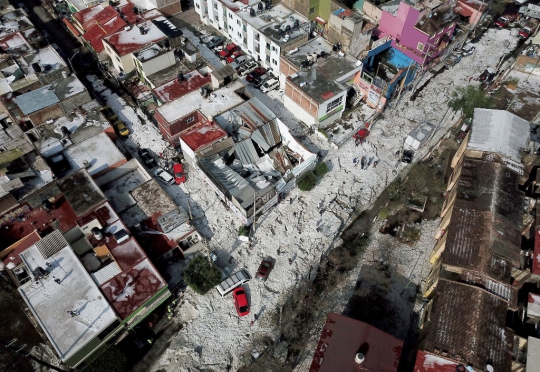 Fenomena Langka Es Setebal 1,5 Meter Selimuti Kota di Meksiko
