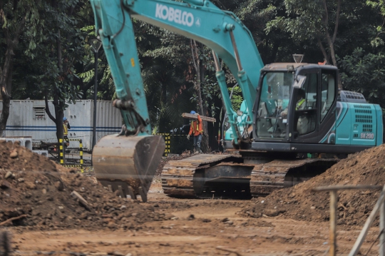 Memantau Progres Pembangunan MRT Fase II