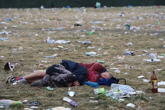 Festival Glastonbury yang Sisakan Tumpukan Sampah
