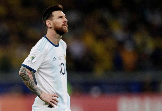 Kesedihan Messi Usai Argentina Ditundukkan Brasil