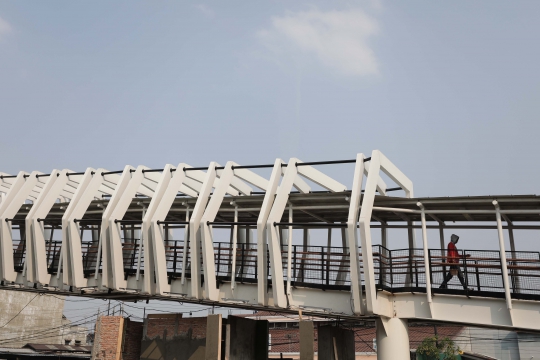 Pembangunan Skybridge LRT Rawamangun Telah Capai 98 Persen