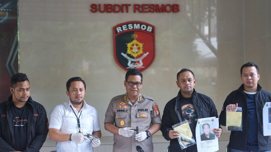 Polisi Rilis Barang Bukti Senjata Pelaku Curanmor yang Ditembak Mati di Depok