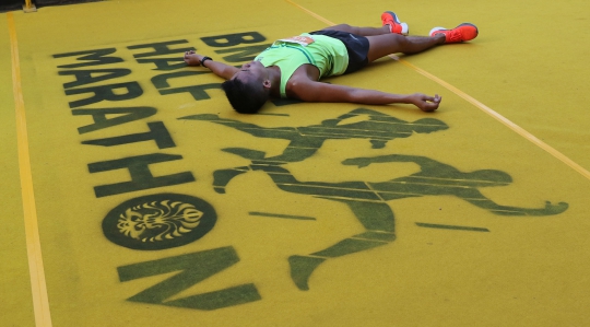 Keseruan Ribuan Peserta Ikuti UI Half Marathon 2019