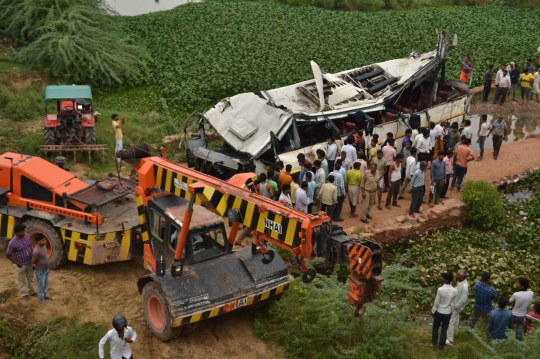 Terjun ke Sungai, Bus Maut India Tewaskan 29 Orang