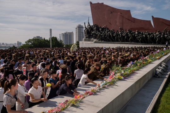 Warga Korut Peringati 25 Tahun Meninggalnya Kim Il Sung