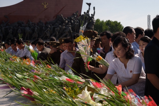 Warga Korut Peringati 25 Tahun Meninggalnya Kim Il Sung