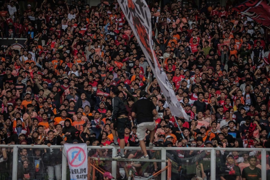 Aksi Suporter Persija, Jakmania dalam Laga Liga 1 di GBK