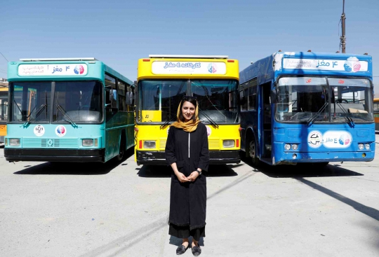 Perjuangan Bus Perpustakaan Keliling Cerdaskan Anak-anak Afghanistan di Tengah Teror