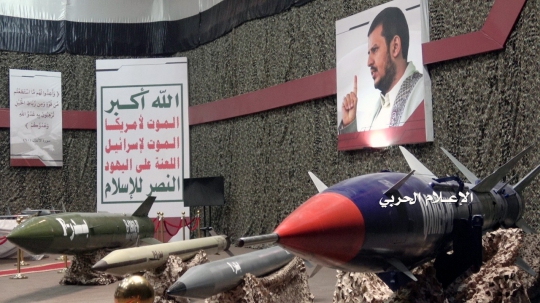 Pemberontak Houthi Pamerkan Rudal dan Drone Canggih