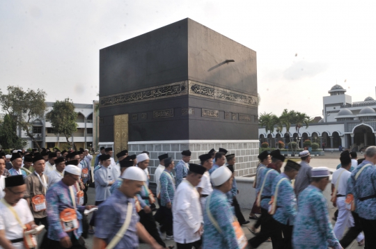 Calon Jemaah Haji Asal Banten Ikuti Manasik Haji