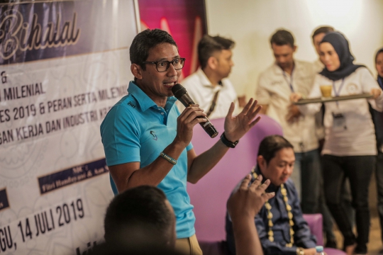 Diskusi Milenial Bareng Sandiaga Uno dan Anis Matta