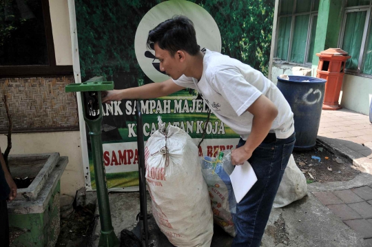 Bank Sampah Majelis Taklim Hadiahkan Nasabah Liburan ke Luar Negeri