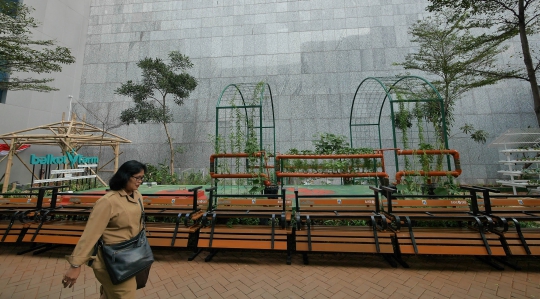 Mengunjungi Urban Farming di Balai Kota DKI Jakarta