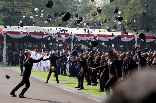 Presiden Jokowi Lantik 781 Perwira TNI-Polri di Istana