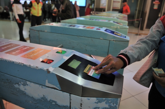 Penghapusan Tiket Harian Berjaminan KRL di 5 Stasiun