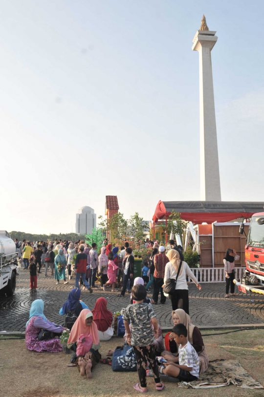 Antusiasme Ribuan Warga DKI Hadiri Lebaran Betawi di Monas
