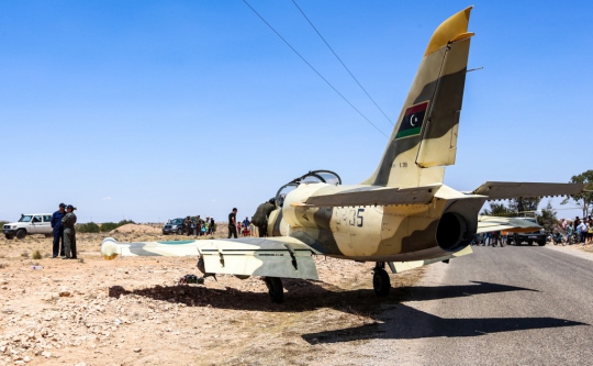 Kendala Teknis, Jet Tempur Libya Mendarat di Jalan Raya