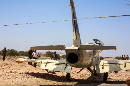 Kendala Teknis, Jet Tempur Libya Mendarat di Jalan Raya