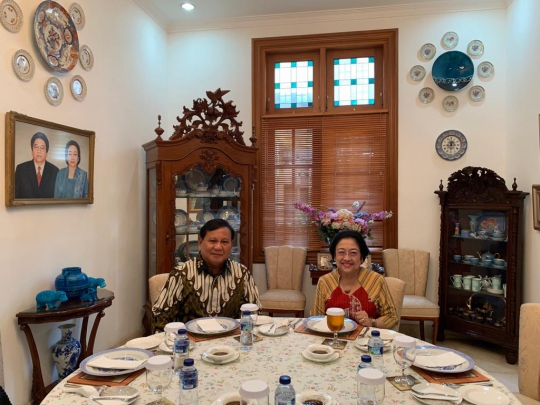 Menengok Keakraban Mega dan Prabowo di Meja Makan