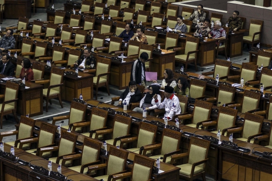 Suasana Rapat Paripurna Bahas Pansus Angket DPR Tentang Pelindo II