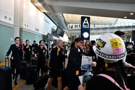 Aksi Demonstran Duduki Bandara Internasional Hong Kong