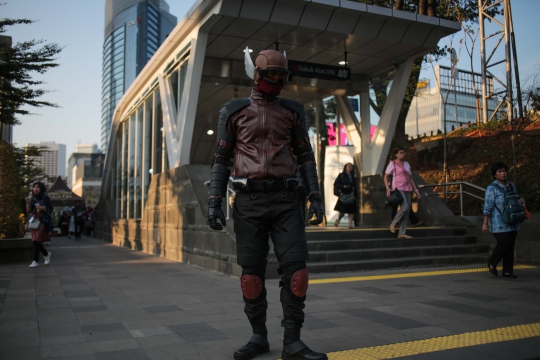 Beraksi di Stasiun MRT Dukuh Atas, Gundala Selfie Bareng Warga