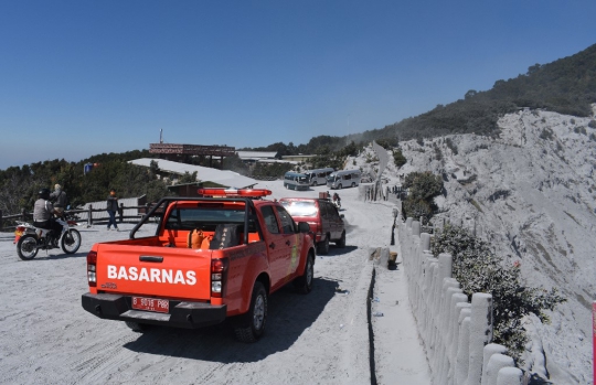 Suasana Gunung Tangkuban Parahu Setelah Erupsi