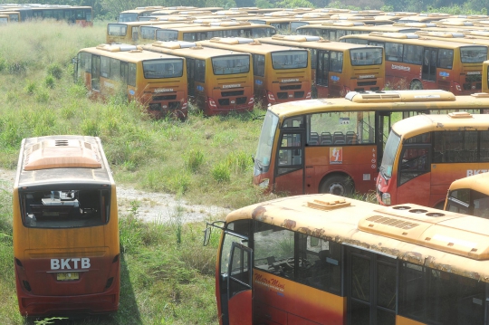 Melihat Kuburan Bus Transjakarta di Bogor