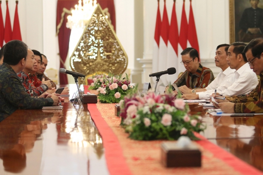 Presdir SoftBank Bertemu Jokowi di Istana