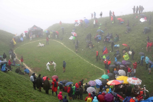 Tradisi Gulat Celtic di Puncak Gunung Berkabut