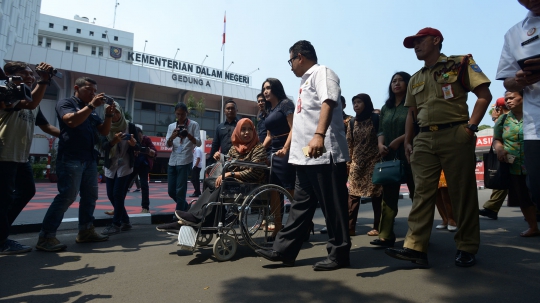Gagal Jadi PNS Karena Disabilitas, Dokter Romi Curhat ke Mendagri