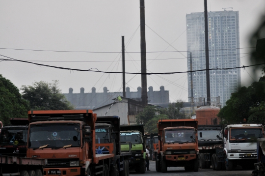 Asap Pabrik Perburuk Kualitas Udara Jakarta