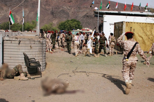 Rudal Balistik Houthi Hantam Parade Wisuda Militer di Yaman