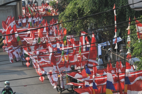Pedagang Musiman Pernak-Pernik Hari Kemerdekaan Mulai Bermunculan di Ibu Kota