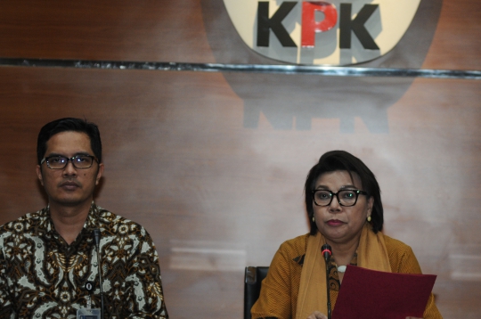 KPK Pamerkan Barang Bukti OTT Petinggi Angkasa Pura II