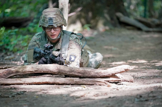 Intip Gaya Latihan Tempur Tentara AS di Hutan Kentucky