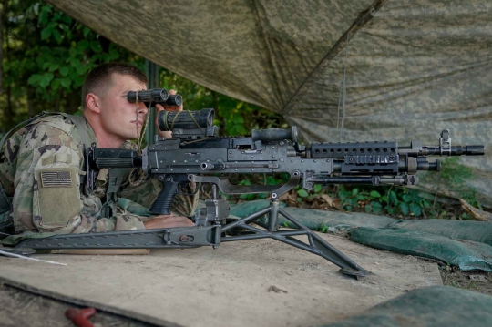 Intip Gaya Latihan Tempur Tentara AS di Hutan Kentucky