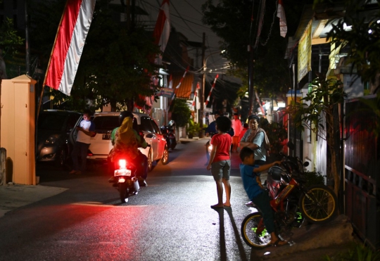 Kepanikan Warga Jakarta Diguncang Gempa