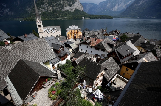 Bak Negeri Dongeng, Beginilah Keindahan Desa Hallstatt di Austria