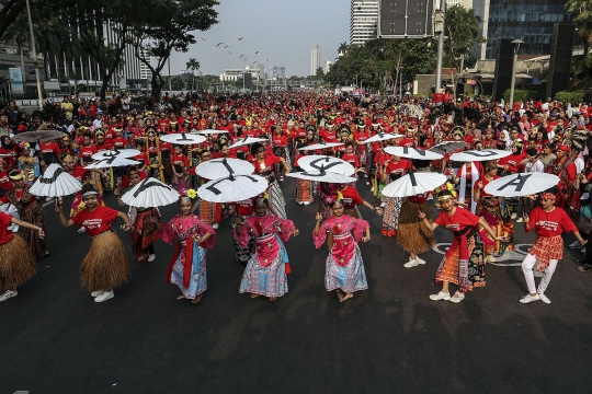 Dua Ribu Penari Tarikan Tarian Daerah