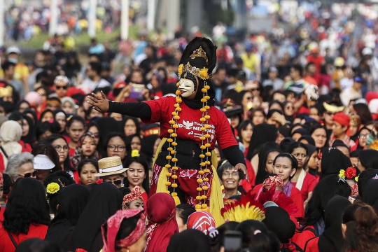 Dua Ribu Penari Tarikan Tarian Daerah