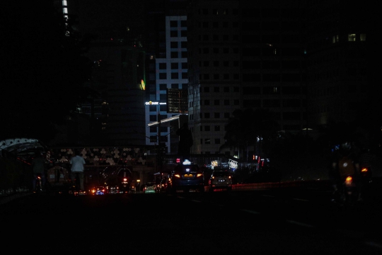 Suasana Gelap Kawasan Thamrin-Sudirman Akibat Listrik Padam