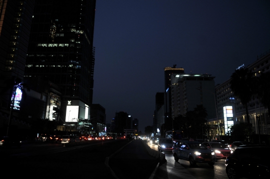 Ketika Malam Tanpa Listrik di Ibu Kota