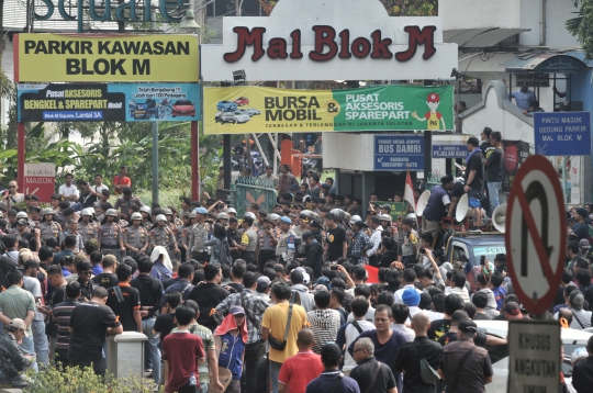 Kemacetan Panjang Akibat Demo Sopir GoCar di Pasar Raya Blok M